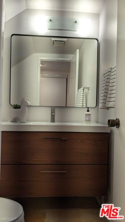 11750 Moorpark St Unit: E