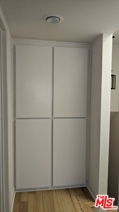 11750 Moorpark St Unit: E