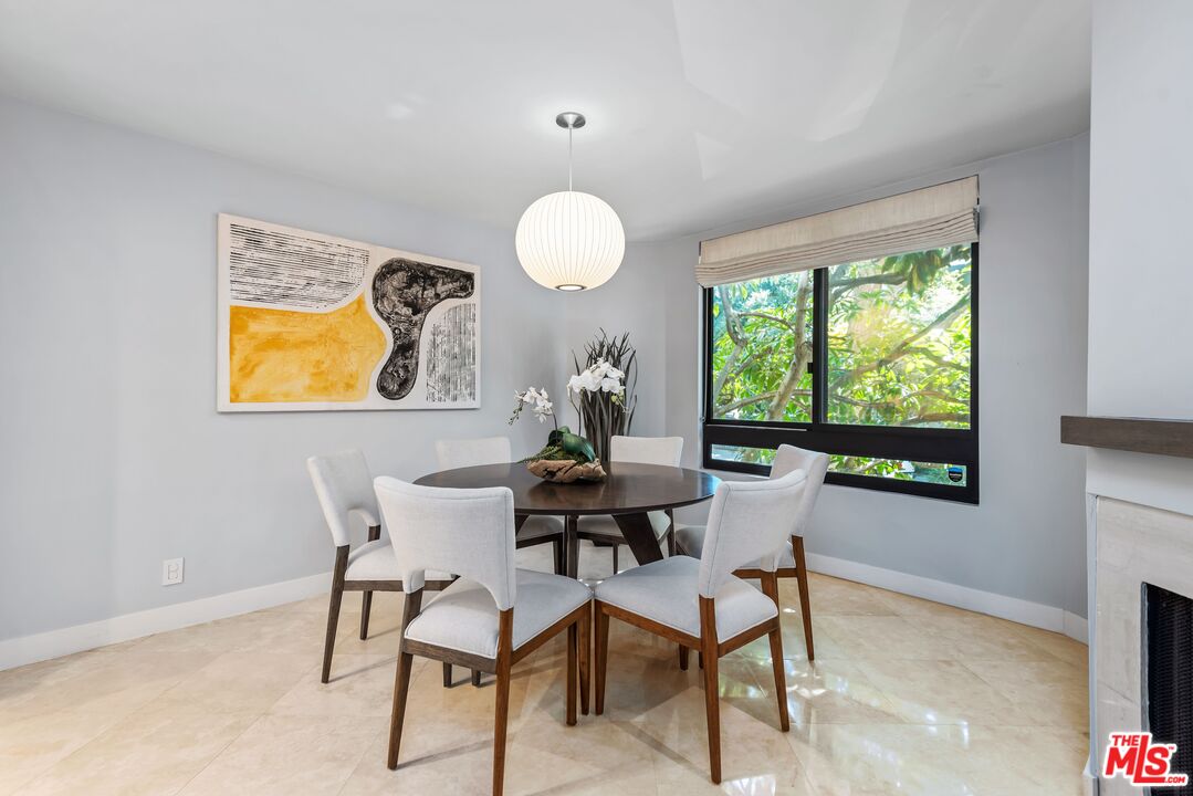 851 N Kings Rd Unit: 104