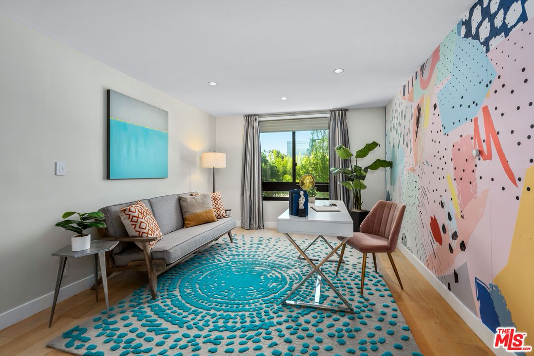 851 N Kings Rd Unit: 104