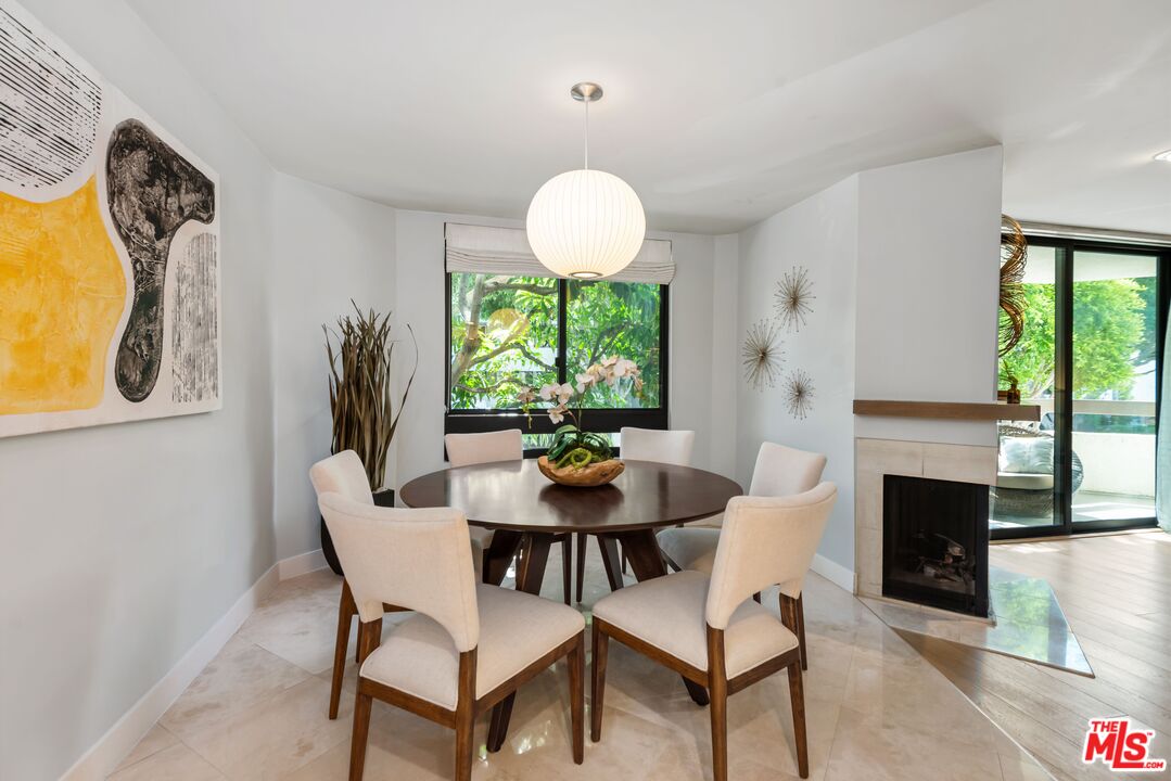 851 N Kings Rd Unit: 104