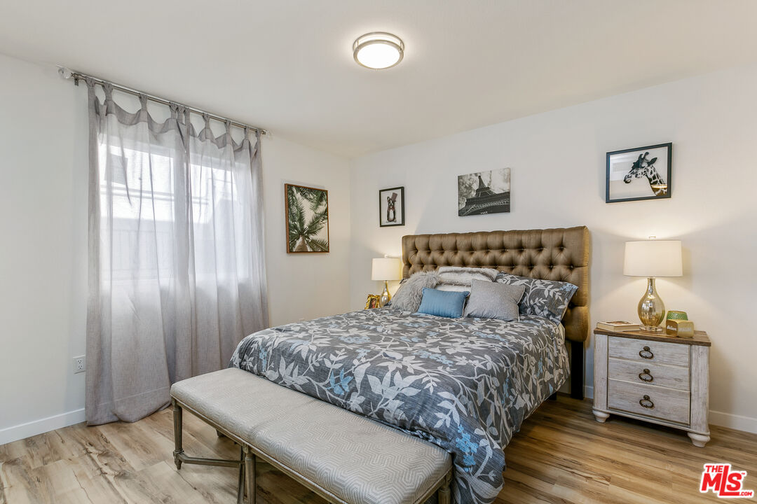 6640 Woodley Ave Unit: 215