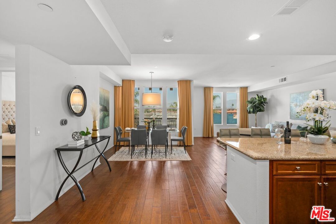 428 W Main St Unit: 2E