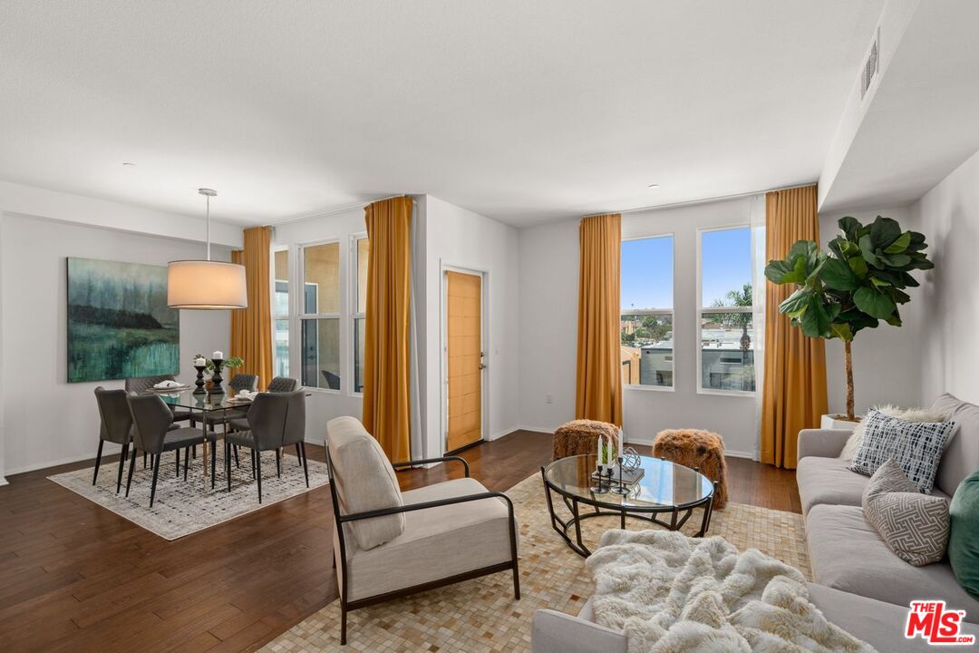 428 W Main St Unit: 2E