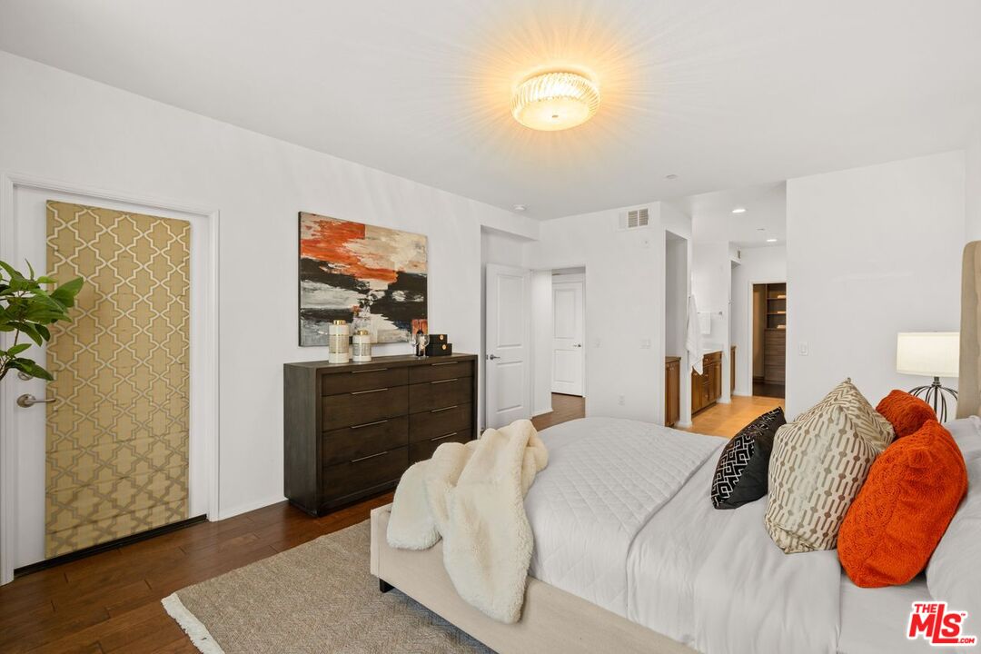 428 W Main St Unit: 2E