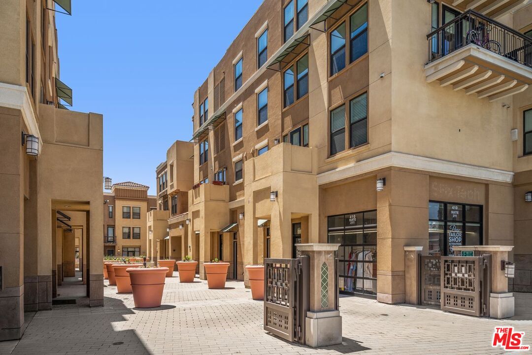 428 W Main St Unit: 2E