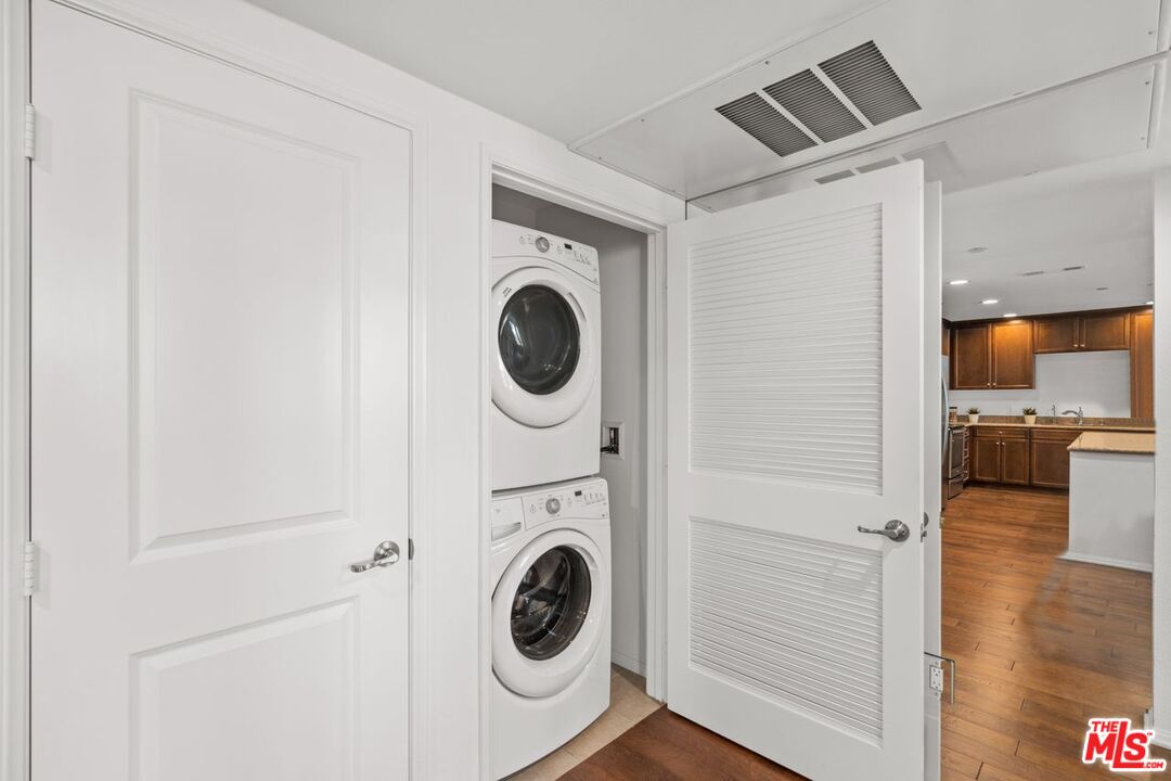 428 W Main St Unit: 2E