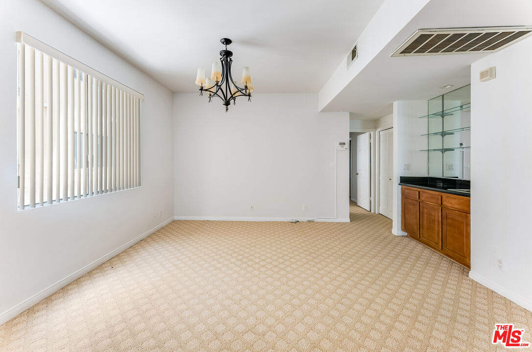 1936 Pelham Ave Unit: 201