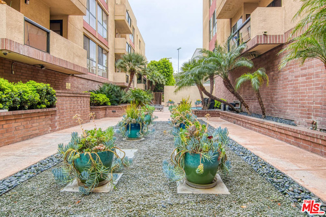 235 S TOWER DR Unit: 102