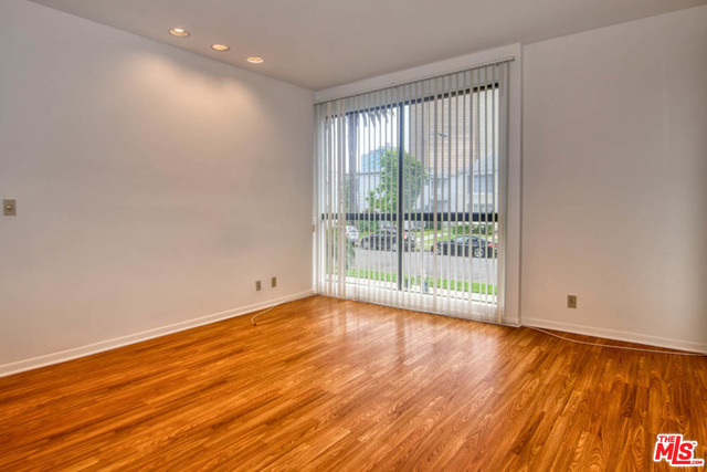 235 S TOWER DR Unit: 102