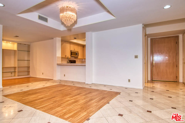 235 S TOWER DR Unit: 102