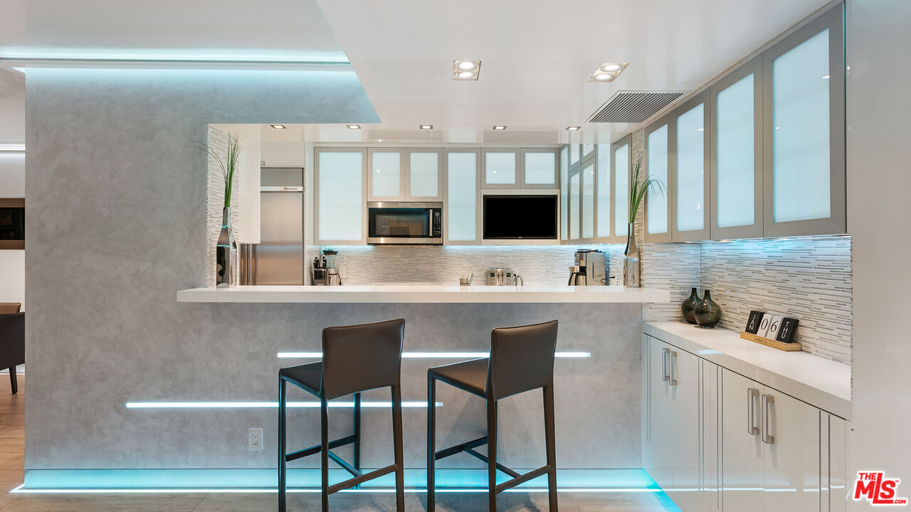 201 OCEAN AVE Unit: 403P