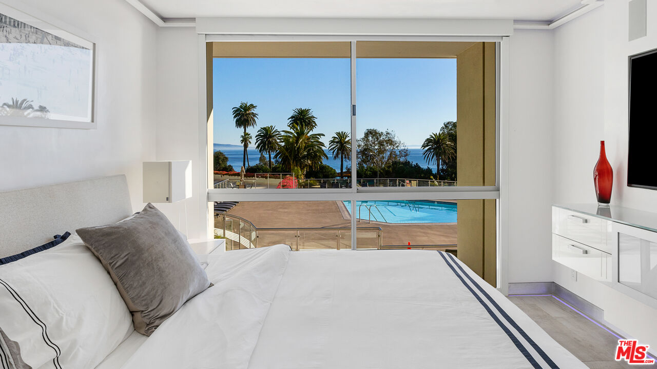 201 OCEAN AVE Unit: 403P