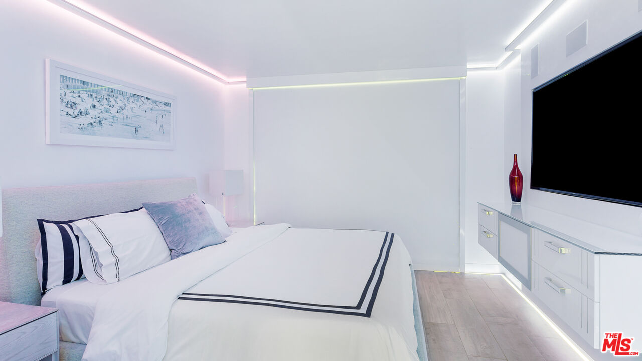 201 OCEAN AVE Unit: 403P