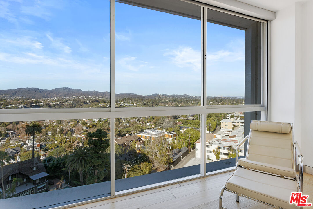 201 OCEAN AVE Unit: 1504B