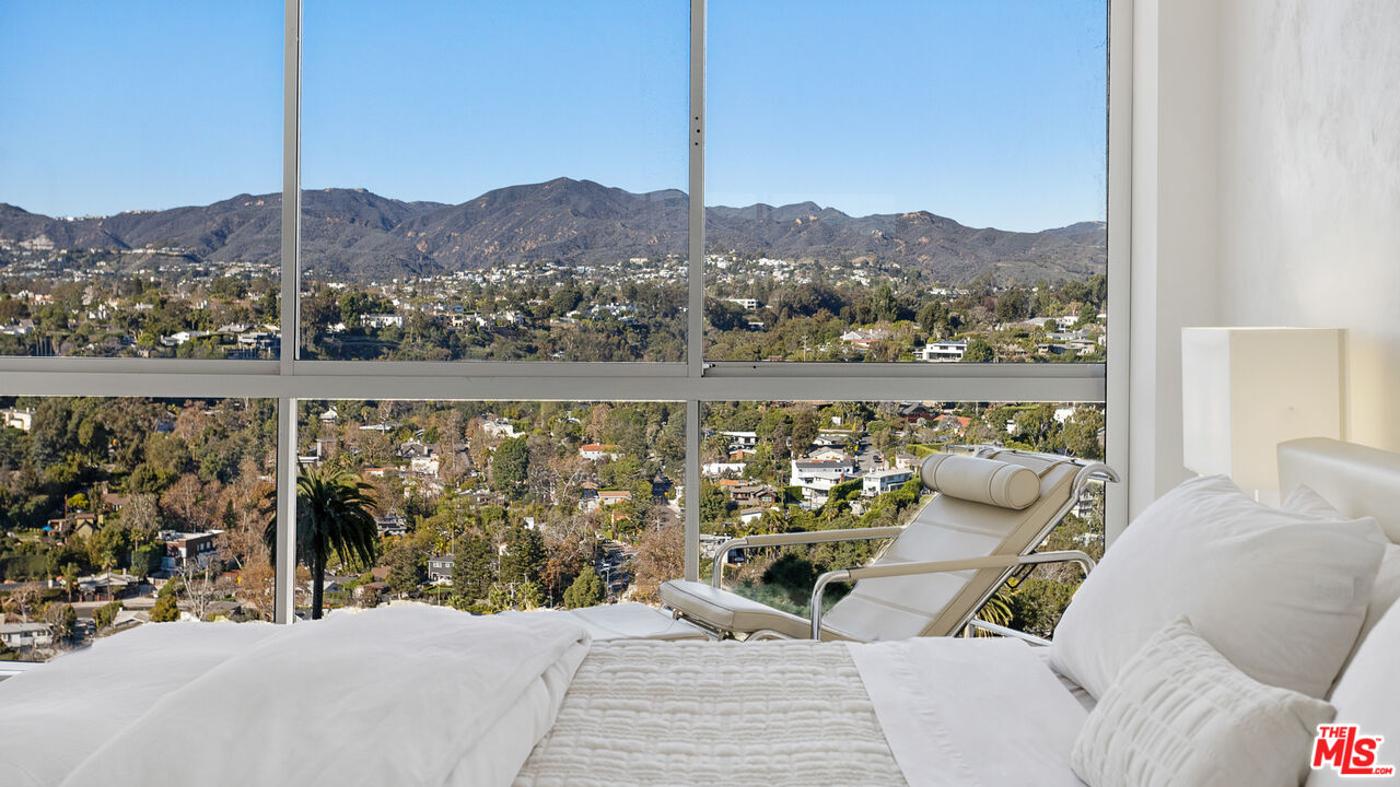 201 OCEAN AVE Unit: 1504B