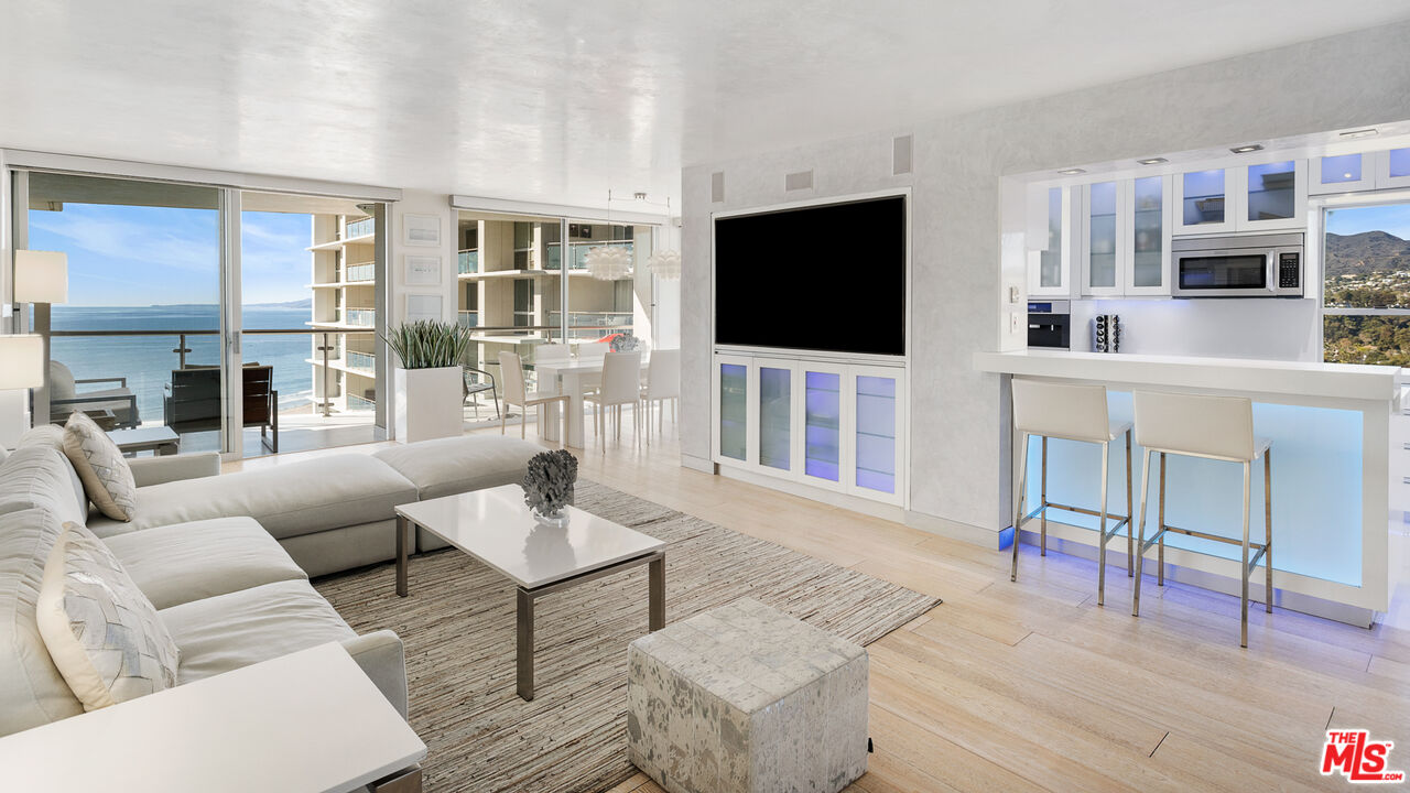 201 OCEAN AVE Unit: 1504B