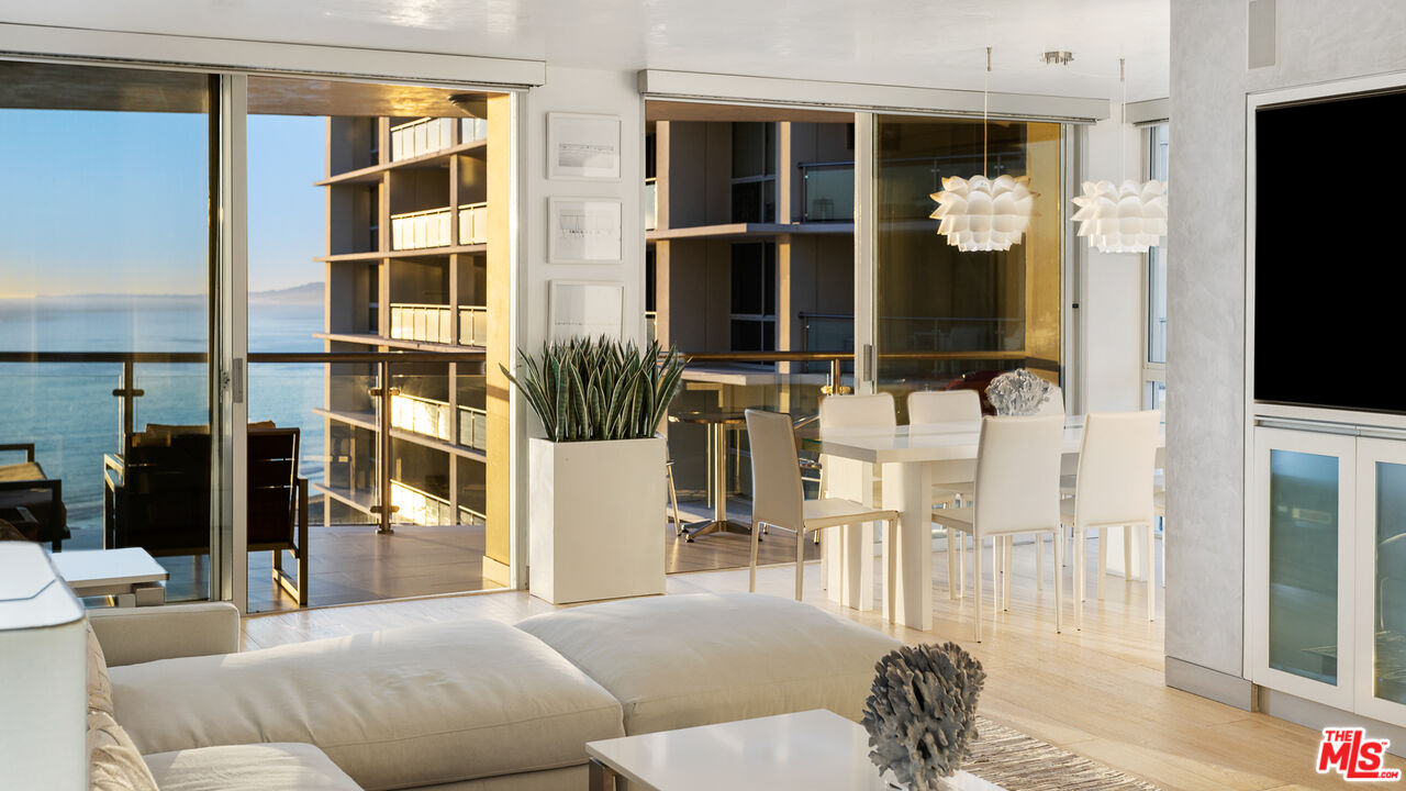 201 OCEAN AVE Unit: 1504B