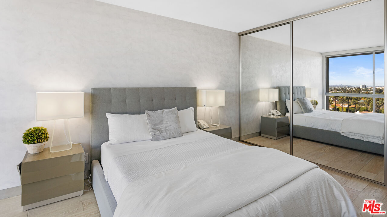 201 OCEAN AVE Unit: 1504B