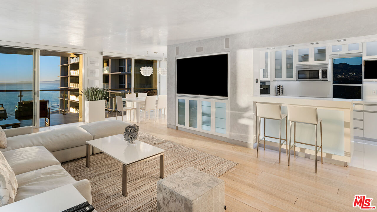 201 OCEAN AVE Unit: 1504B