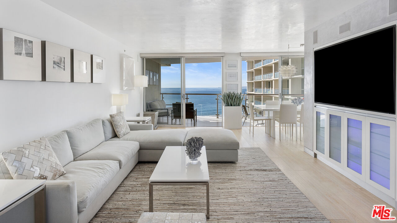 201 OCEAN AVE Unit: 1504B