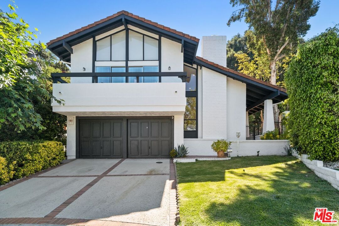 10300 Clusterberry Ct