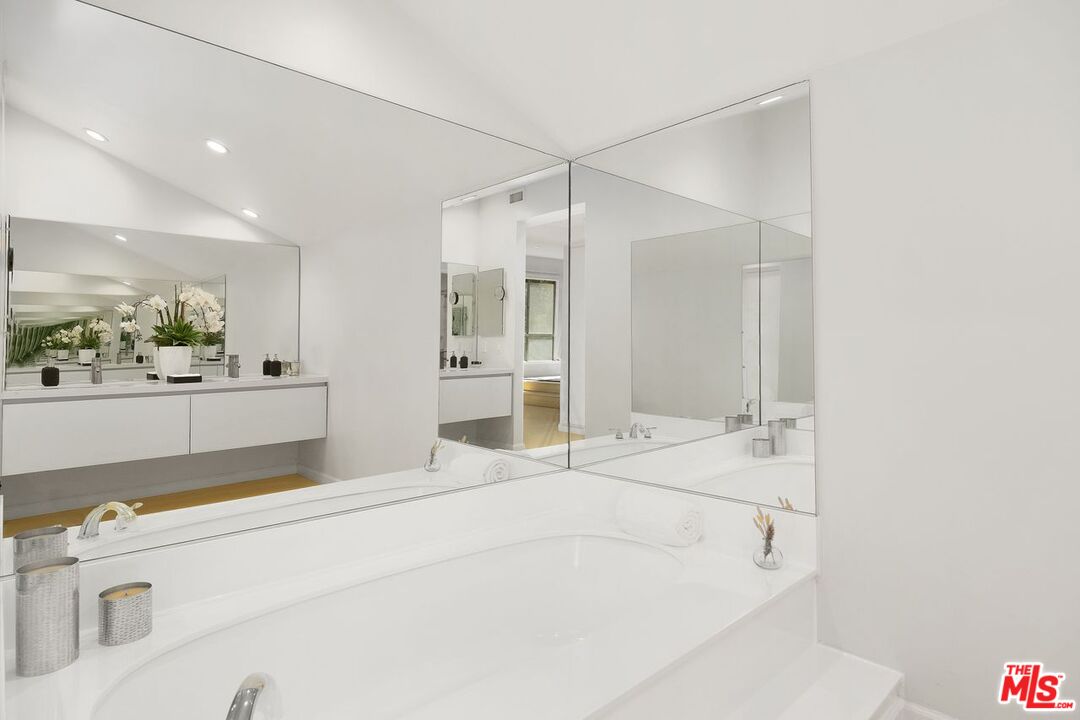 10300 Clusterberry Ct