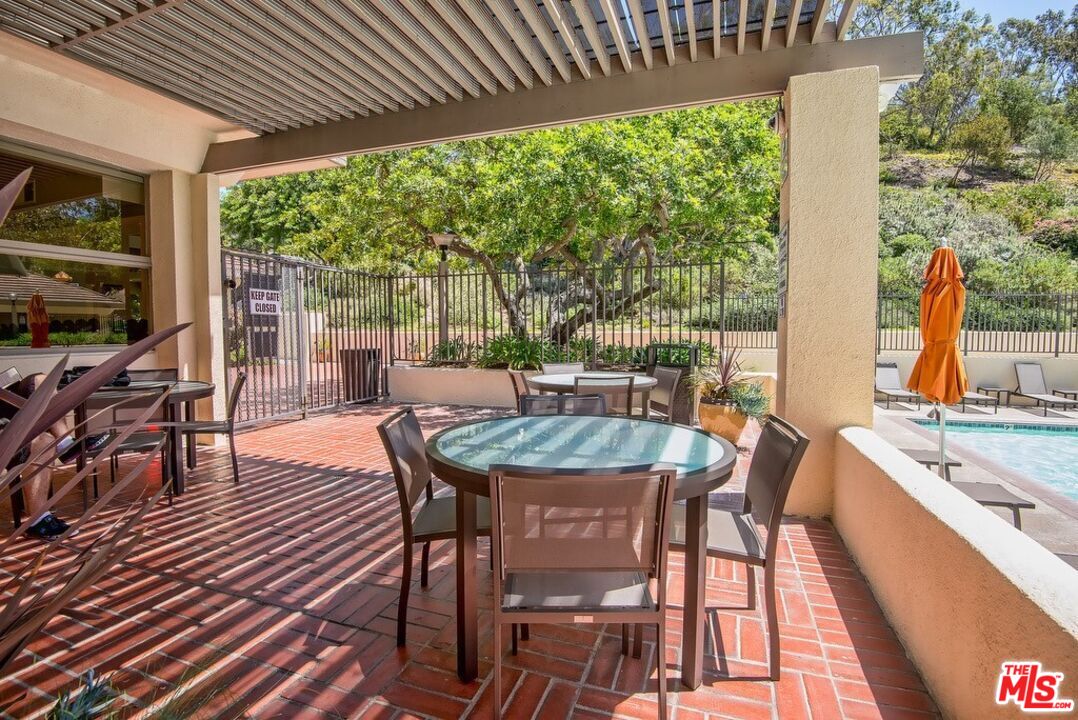 10300 Clusterberry Ct