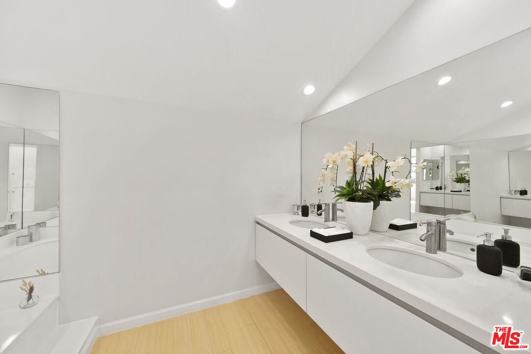 10300 Clusterberry Ct