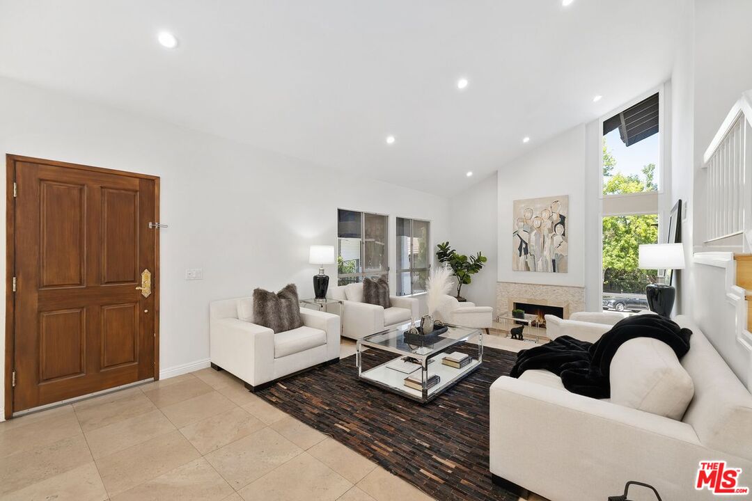 10300 Clusterberry Ct