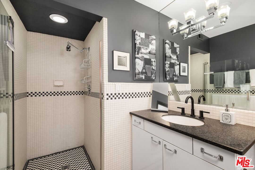 9041 Keith Ave Unit: 2