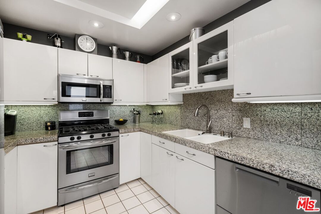 9041 Keith Ave Unit: 2