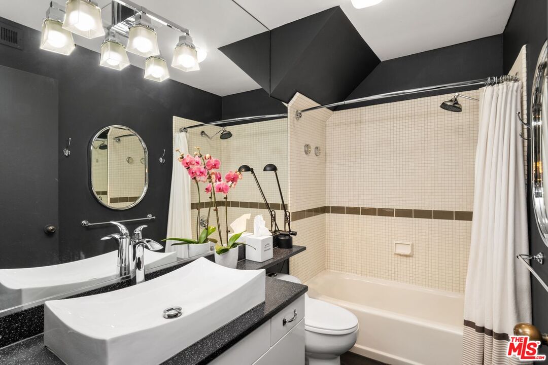 9041 Keith Ave Unit: 2