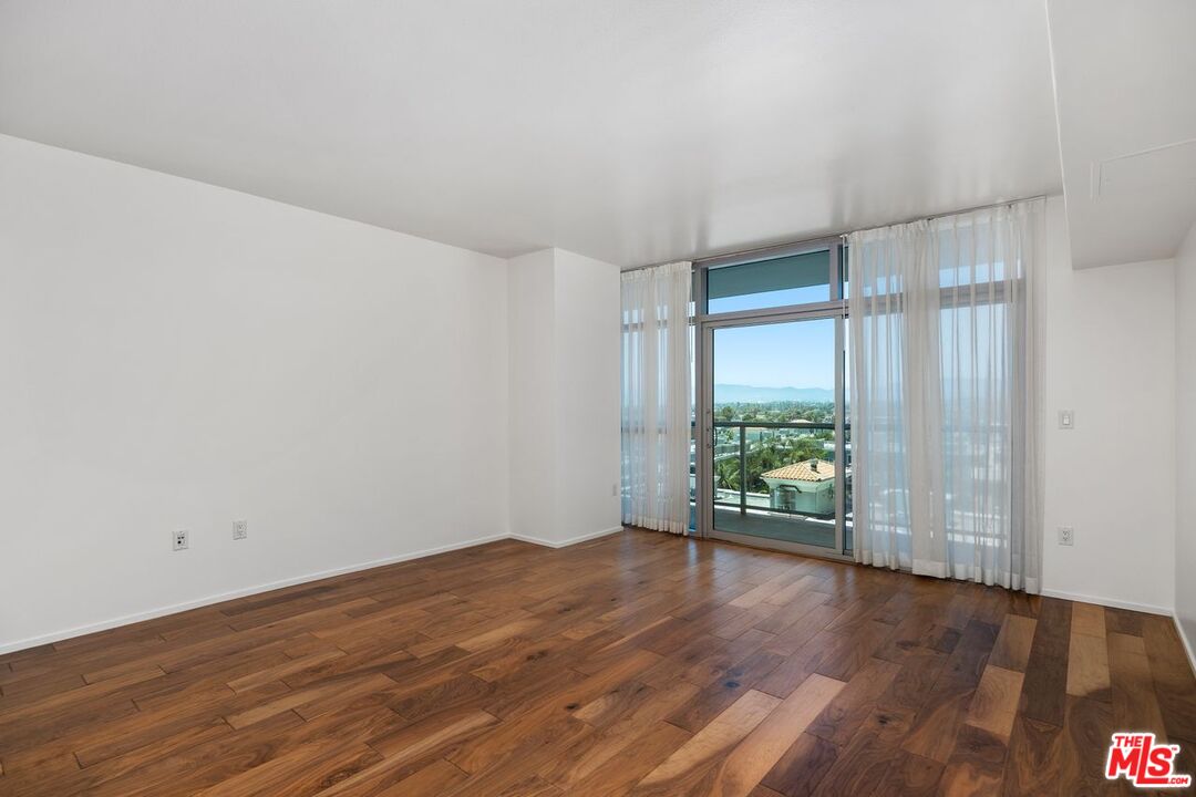 13700 Marina Pointe Dr Unit: 707