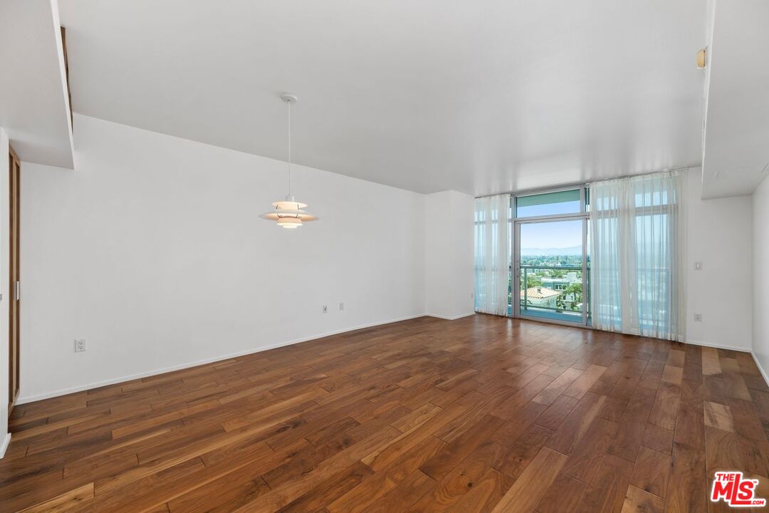 13700 Marina Pointe Dr Unit: 707