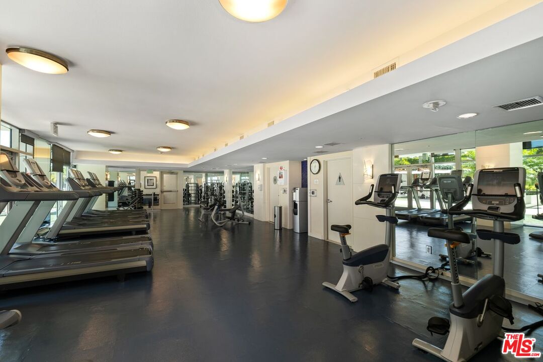 13700 Marina Pointe Dr Unit: 707