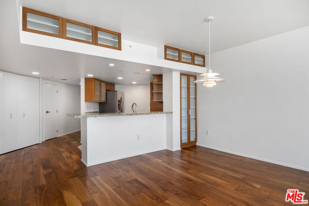 13700 Marina Pointe Dr Unit: 707