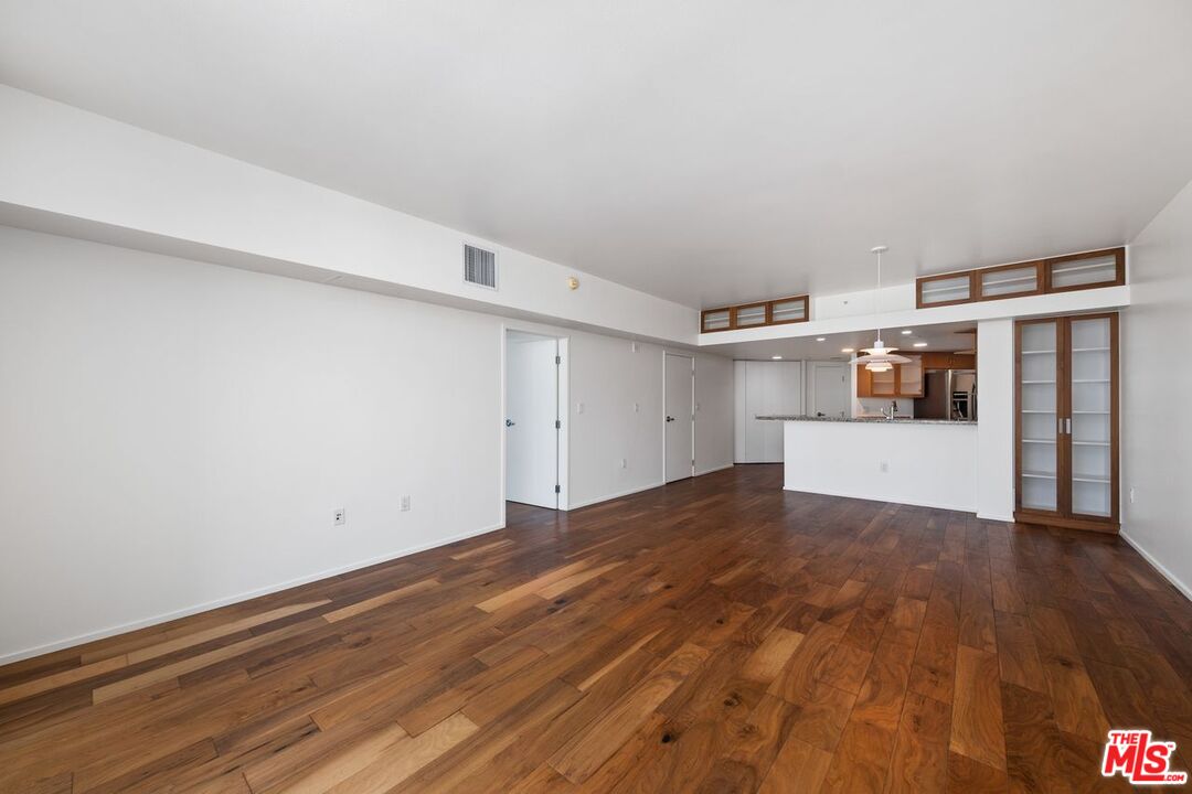 13700 Marina Pointe Dr Unit: 707