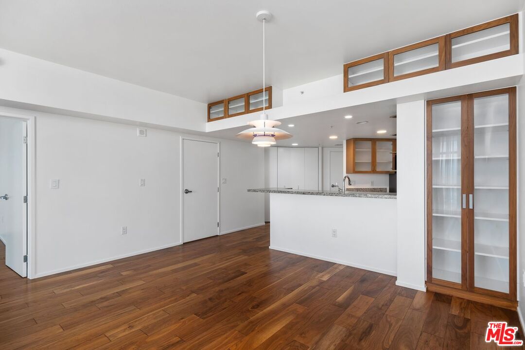 13700 Marina Pointe Dr Unit: 707