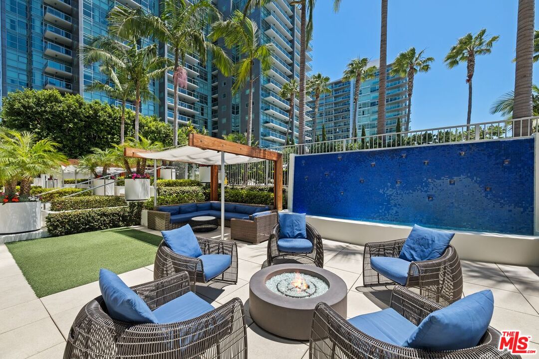 13700 Marina Pointe Dr Unit: 707