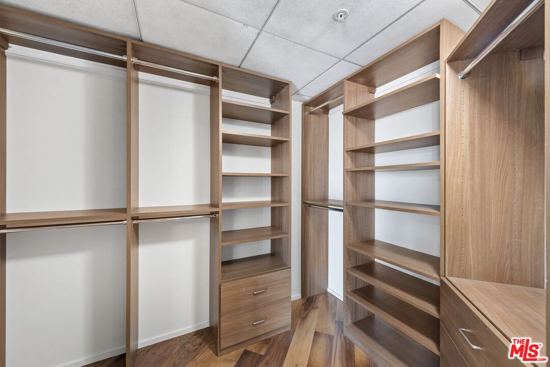 13700 Marina Pointe Dr Unit: 707