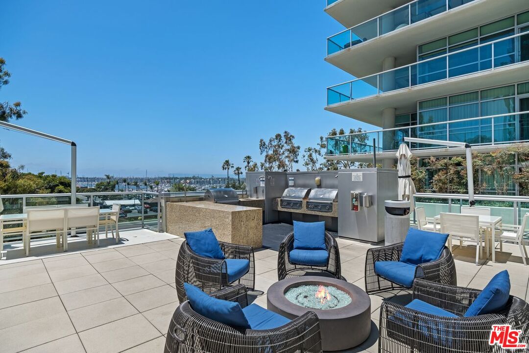 13700 Marina Pointe Dr Unit: 707