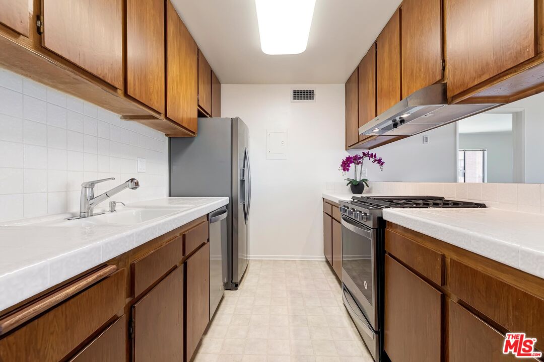 10787 Missouri Ave Unit: 301