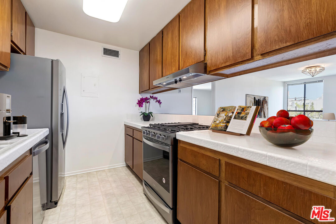 10787 Missouri Ave Unit: 301