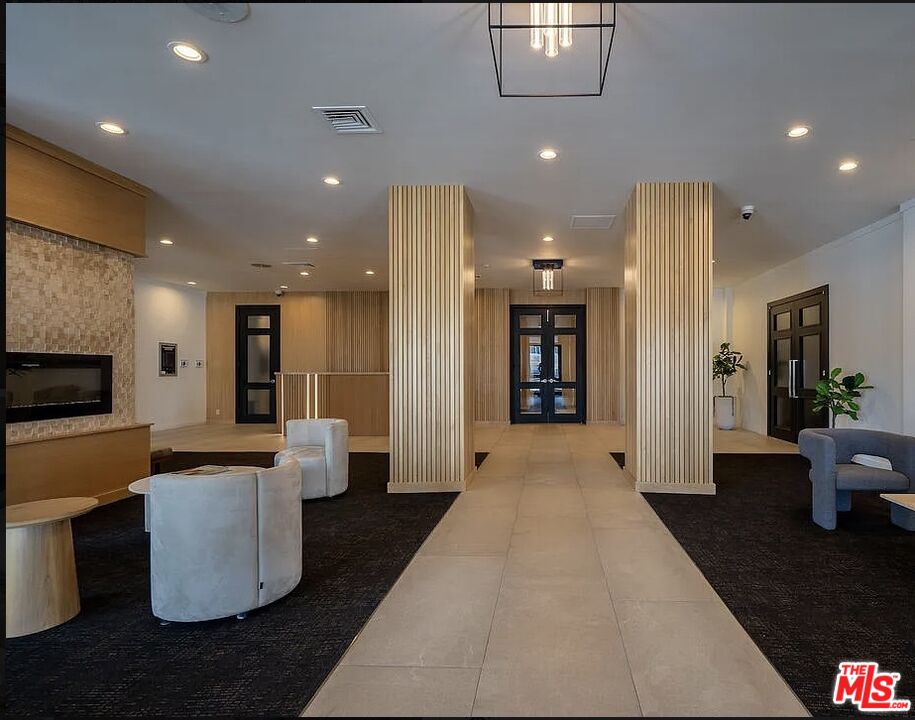 7135 Hollywood Blvd Unit: 504