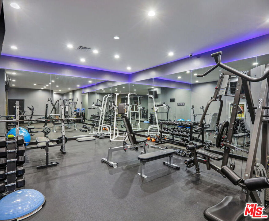 7135 Hollywood Blvd Unit: 504