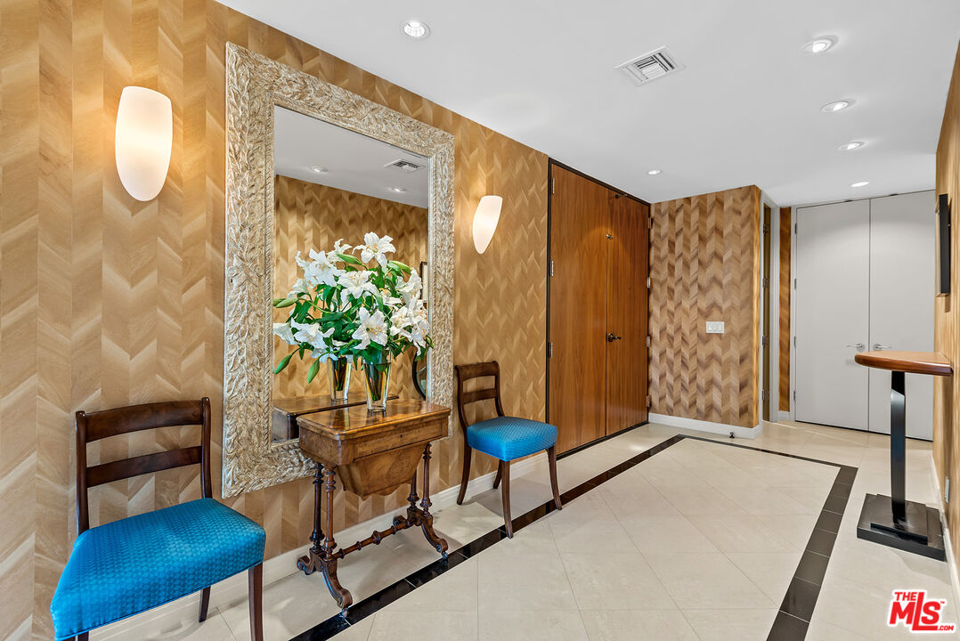 211 S Spalding Dr Unit: N404