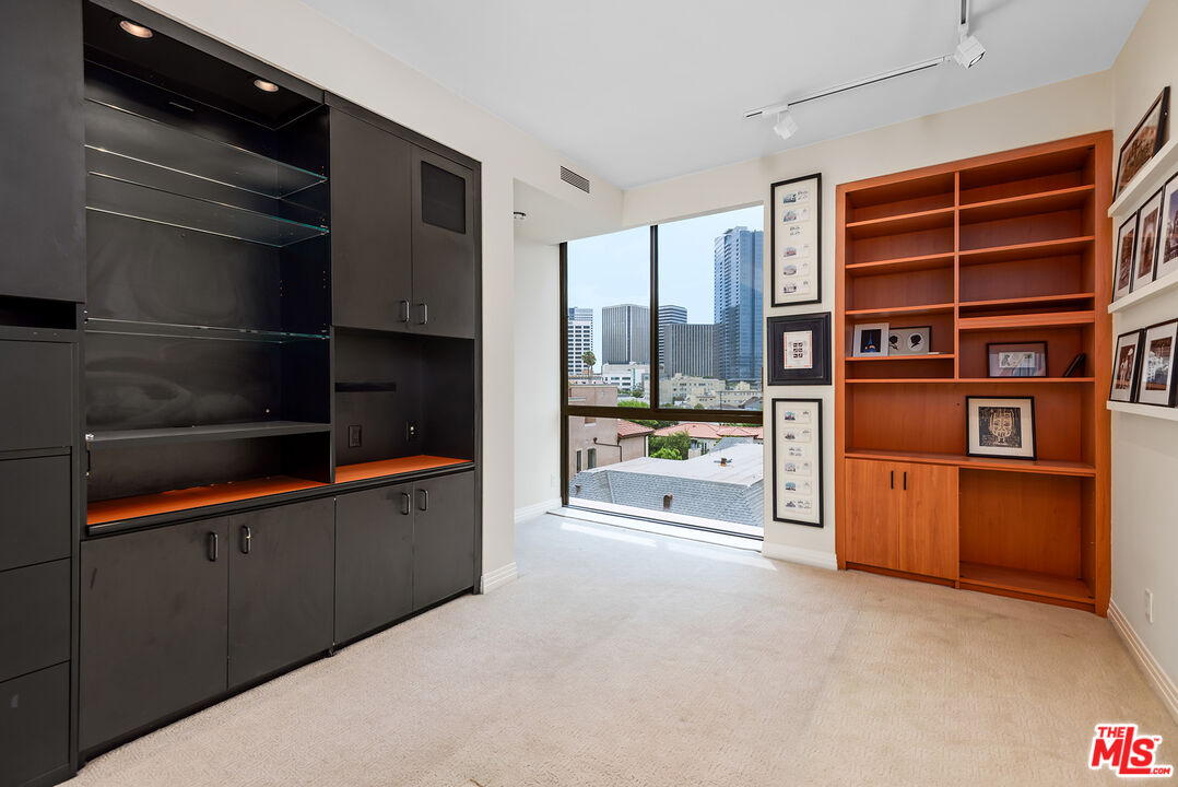 211 S Spalding Dr Unit: N404