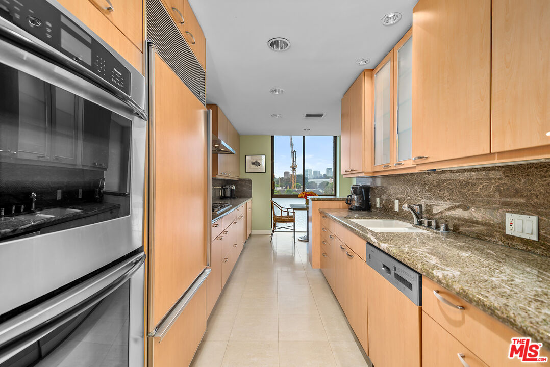 211 S Spalding Dr Unit: N404