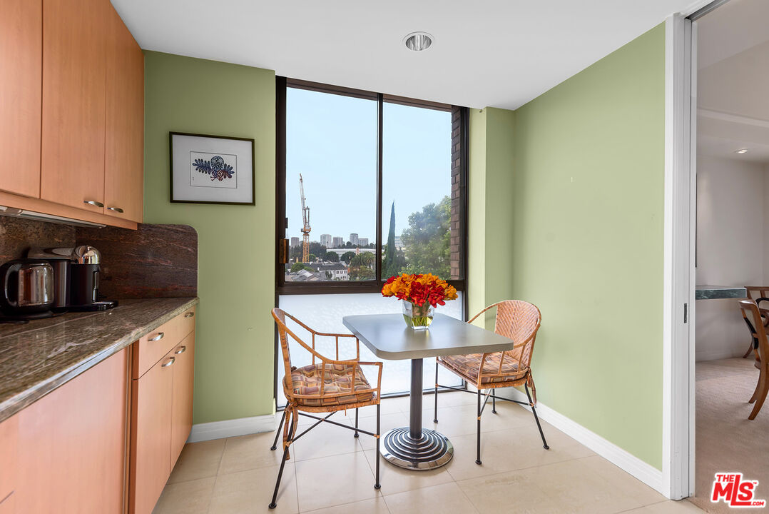 211 S Spalding Dr Unit: N404